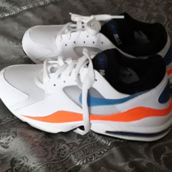 {keywor d} air max international